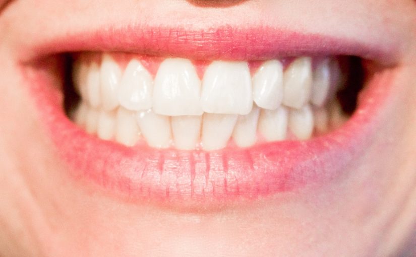 Obecna technika wykorzystywana w salonach stomatologii estetycznej zdoła spowodować, że odbierzemy śliczny uśmiech.